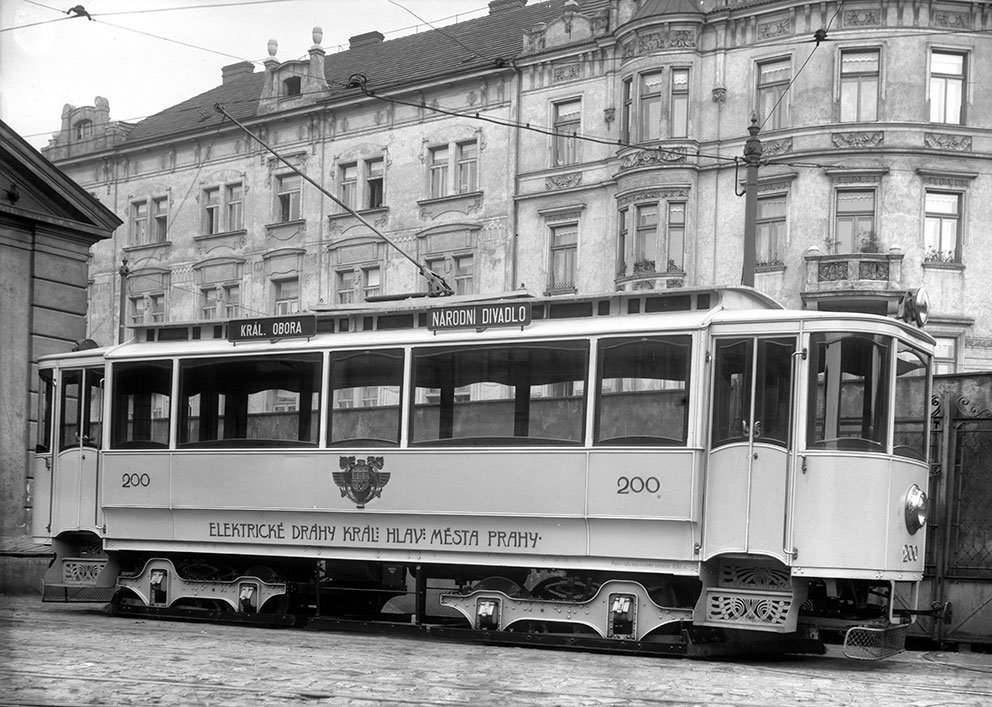 Elektřina jako motor modernizace,  přednáší Vendula Hnídková