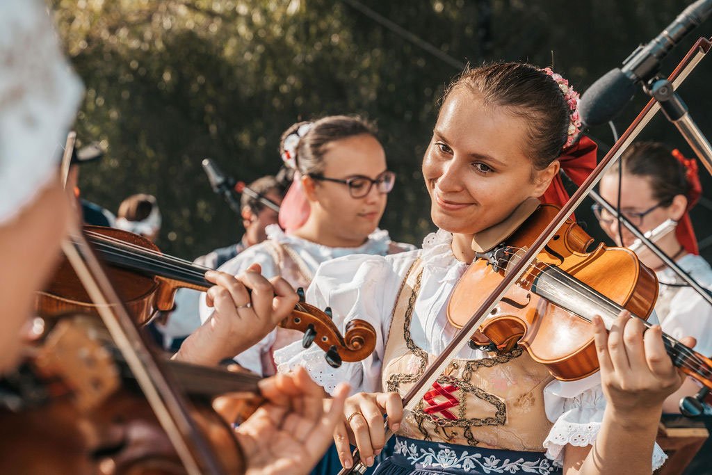 Velikonoce na zámku, Formani Slatiňany