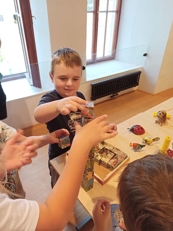 Hračky včera a dnes